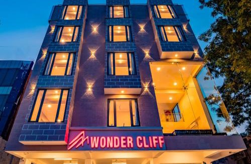 Lake Pichola Hotel | Tripli Hotels WonderCliff