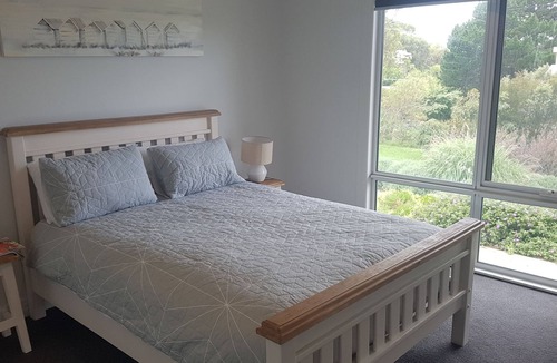Flinders House | TULLYNEAR- Flinders Beach House