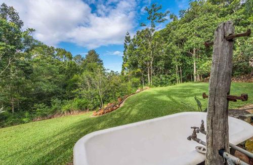 Bangalow House | Twin Tallows - secluded couples retreat