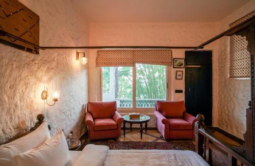 Nainital Hotel | Two Chimneys, Gethia, Nainital