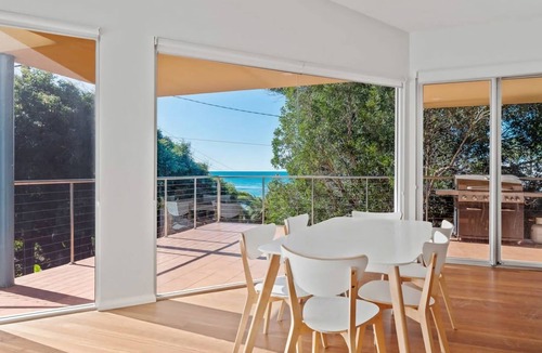 Toowoon Bay House | Uncle Bobby's Binburra Beach House