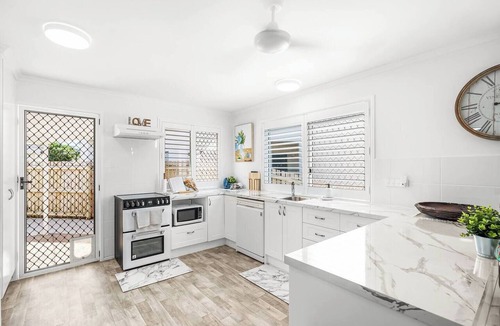 Slade Point House | Unit 1 (Anna) Beachside Mackay
