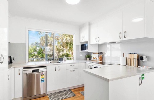 Slade Point House | Unit 2 (Barry) Beachside Mackay