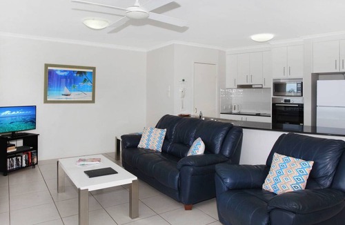 Coolum Beach Apartment | Unit 4 'Beaumont Sur Mer'