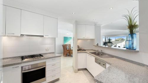 Terrigal House | Unit 9 - 3 Bedroom Part Ocean View