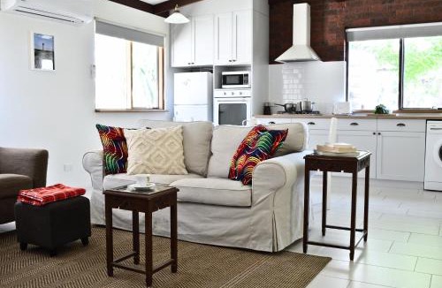 Altona House | UzuriBarossa
