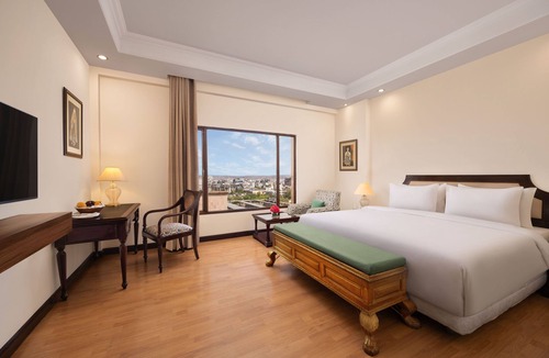 Sindhi Camp Hotel | V Sarovar Portico MI Road Jaipur