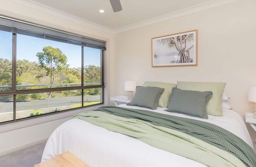 Vincentia House | Vacanza Vincentia Views by Jervis Bay Breaks