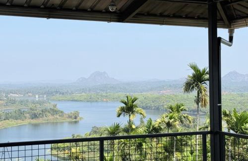 Vayittiri House | Valensa lake view