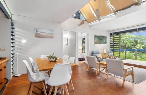 Valla Beach House | Valla Beach Shack - A charming three-bedroom beach house