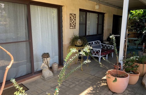 Valla Beach Apartment | Valla Beach Studio Apartment in Leafy Surroundings, close to beach.