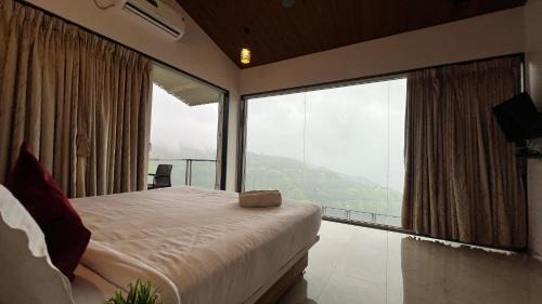 Panchgani Villa | Valley Facing 5BHK Exotic Villa with Private Pool & Games Room