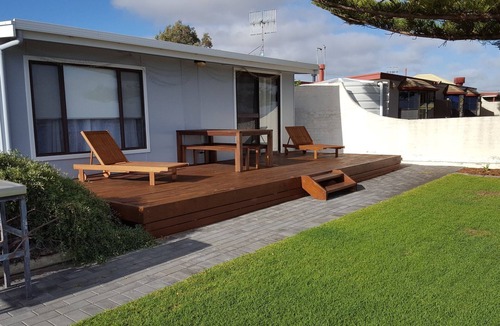 Mount Dutton Bay House | Vandy's Shack at Dutton Bay ideal for couples and small families.