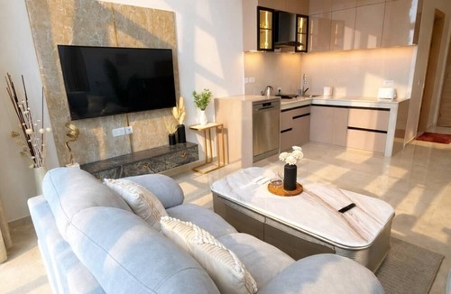 Gurugram Apartment | Velantra Sky Duplex Luxury High-Rise Stay with Panoramic Views