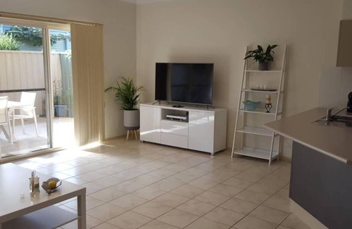 Victor Harbor Cottage | Victor Central Cottage - Perfect Location