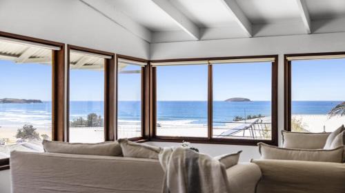 Emerald Beach House | Victoria's - Hamptons Beachside Residence