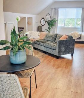 Boweya House | Victorian Farm stay Springbank