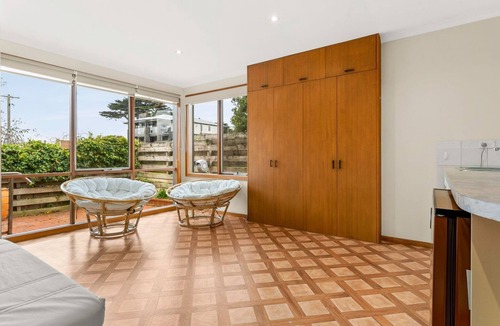 San Remo House | Views on Broadway - Pet friendly 4 bedroom home