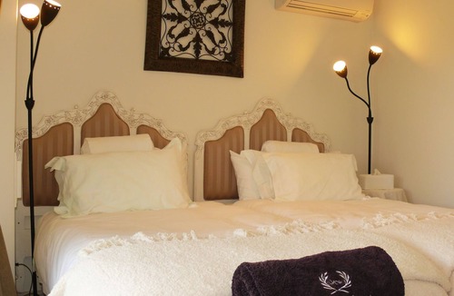 Forbesdale Bed & Breakfast | Villa Medici - Bed and Breakfast - Couples - Hampton STRA-4614 QTA-BSTAR-1507