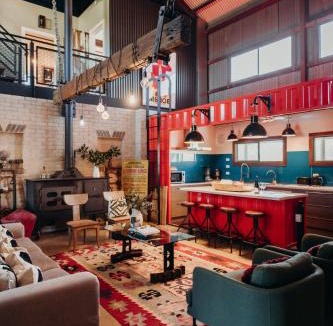Hinton House | VintageSteel Hinton