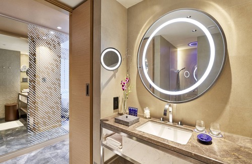 Bangalore City Center Hotel | Vivanta Bengaluru Residency Road