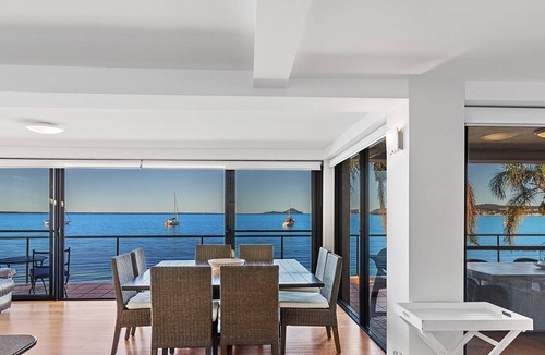 Salamander Bay Apartment | Wanda Beach - 2/197 Soldiers - Waterfront Apartment