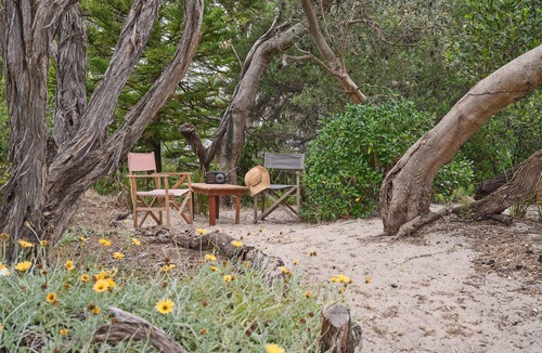 Rosebud House | Warraburra Beach Shack Rosebud - with private beach box. - Enjoy your own beach box with chairs, umbrella, boogie boards and more!
