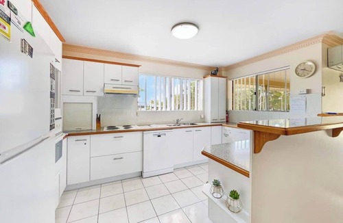 Bellara Apartment | Waterfront 2 Bedroom Apartment with Passage Views