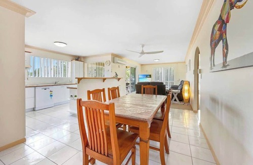 Bellara Apartment | Waterfront 2 Bedroom Apartment with Passage Views
