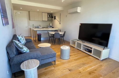 Werribee South Apartment | Waterfront 2BR | Marina Views | Free Parking