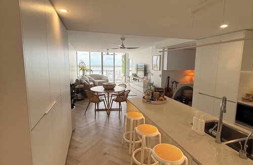 Labrador Apartment | Waterfront Gold Coast Luxury apartment on the Lagoon