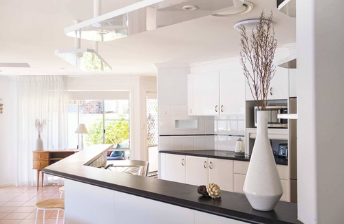 Yamba House | Waterfront - Kolora Lake House - Oceanstays