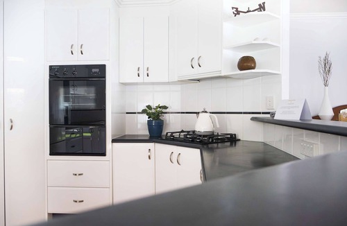 Yamba House | Waterfront - Kolora Lake House - Oceanstays