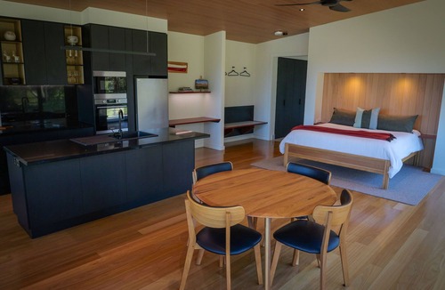 Forge Creek Apartment | Waterfront Luxury Farm Studio situated on the Gippsland Lakes, Victoria.