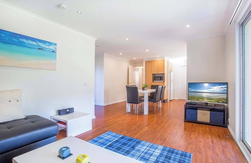 Lake Conjola House | Waterfront Wonder at Lake Conjola