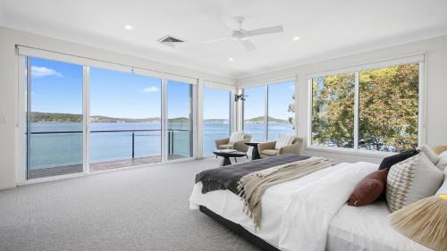 Point Clare House | Waters Edge - Point Clare - Pool , Spa, Private Jetty