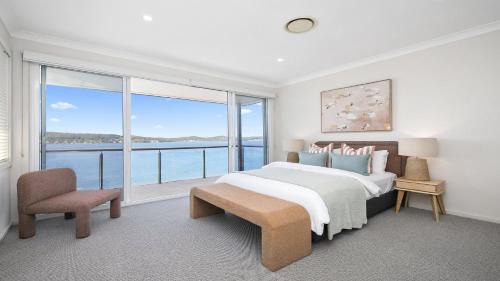 Point Clare House | Waters Edge - Point Clare - Pool , Spa, Private Jetty