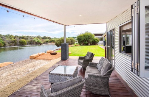 Wilyabrup House | Waterside Wilyabrup | Lake View | Family Friendly