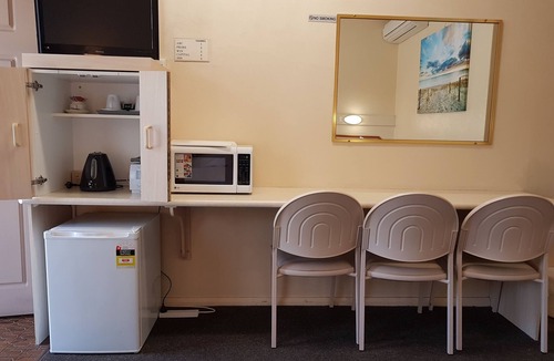 Cootamundra Hotel | Wattle Tree Motel