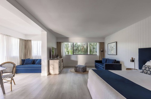 Byron Bay Hotel | Waves Byron Bay