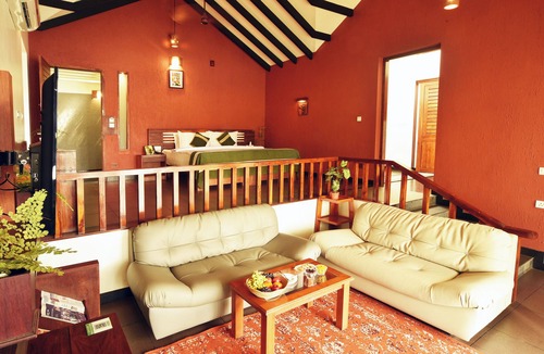 Manjoora Hotel | Wayanad Silverwoods Resort
