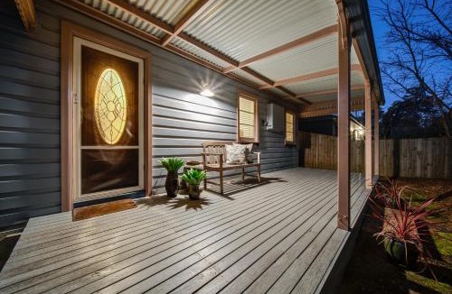 Wentworth Falls House | Whispering Pines Cottages