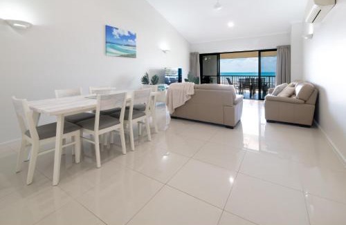 Cannonvale Apartment | Whitsunday Beachfront Apartment on Coral Esplanade