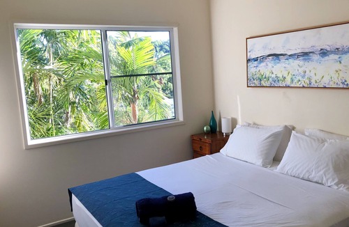 Cannonvale Apartment | Whitsunday Views | Couples or Families | Great location.