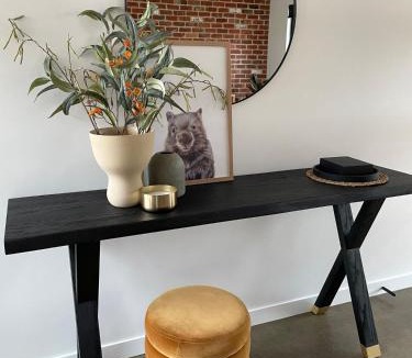 Mansfield House | Wild Wombat