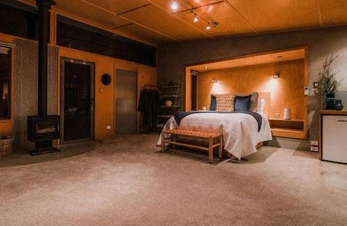 Blackheath Ski Chalet | Wildacres Luxe 40 Acre Australian bush escape with private cliffs
