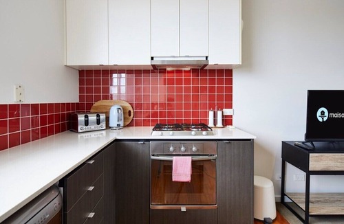 Windsor Apartment | Windsor Prahran Sunny Spacious 1 Bed with Sunroom