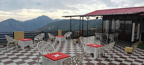 Kanatal Hotel | Winterline Woods