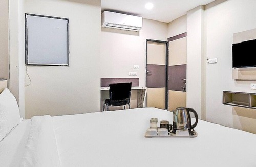 Indore Hostel | Wishotel Xpress SR Urban Elite