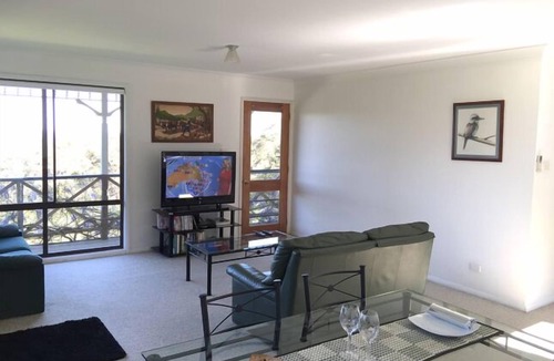 Tapitallee Cottage | Wisteria Cottage @Tapitallee Lodges